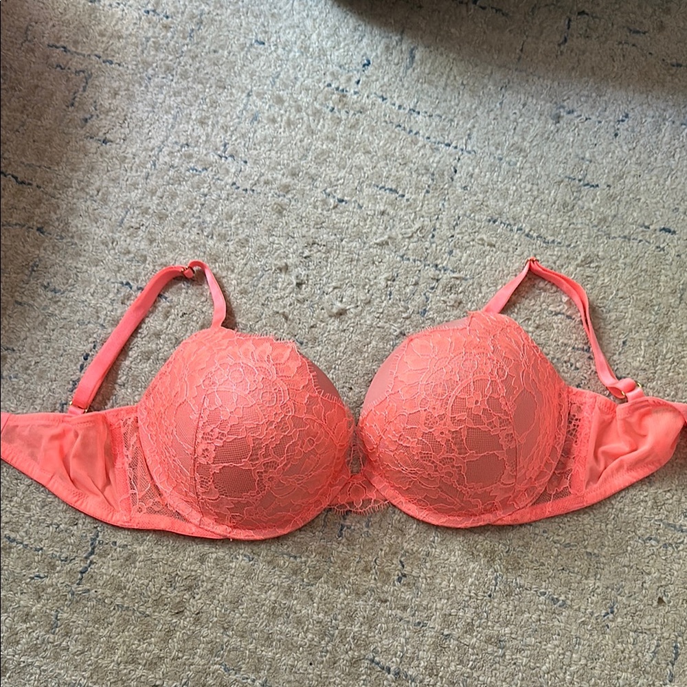 NWOT Victoria secret bra